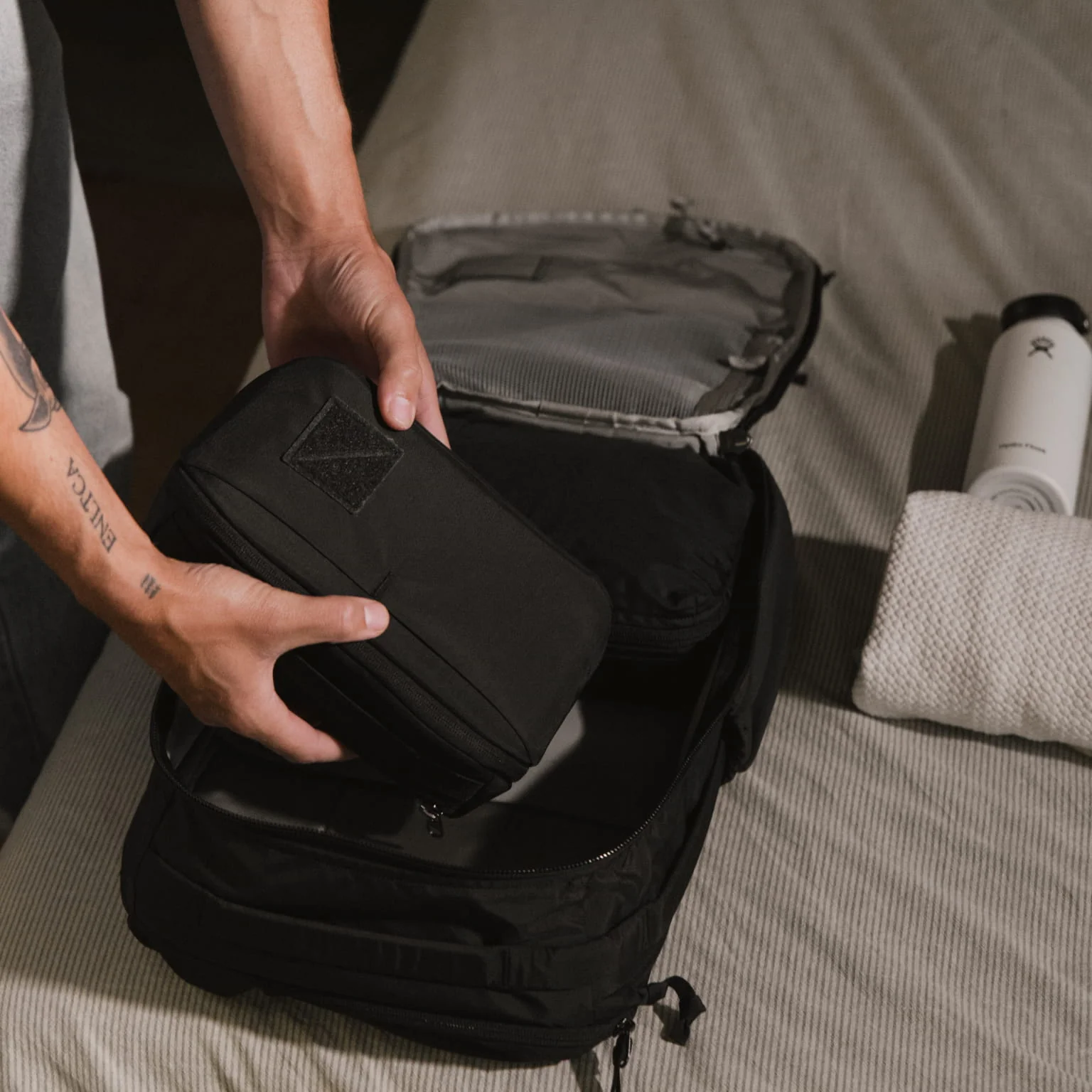 CIVIC Travel Bag - Image 7